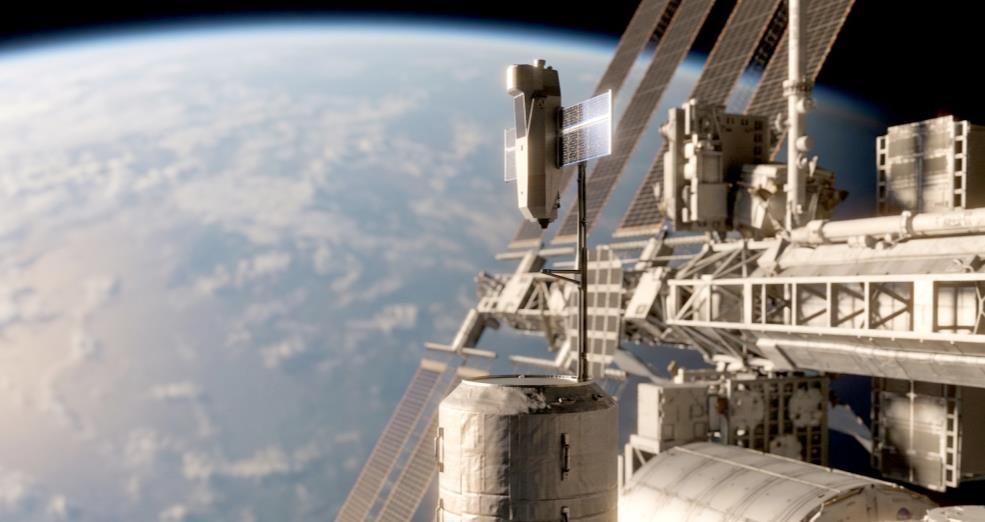 Reusable transport spacecraft docking with an orbital station